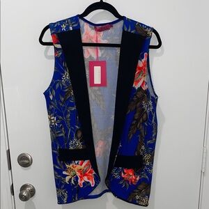 Floral Sleeveless Vest with Black Trim size 8 or size medium